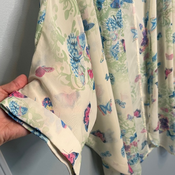 Floral Butterfly Kimono Cardigan - Picture 2 of 4